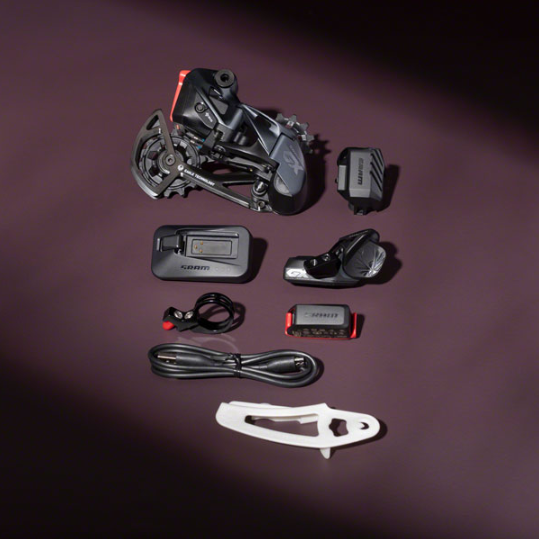 Kit de actualización SRAM GX Eagle AXS: Desviador trasero, batería, controlador Eagle AXS con abrazadera, cargador/cable, herramienta para ajustar el espacio de la cadena, negro.